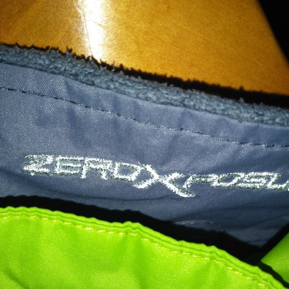 Zeroxposure windbreaker